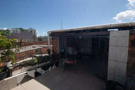 Casa à venda com 189m², 2 quartos e 1 vaga Casa à venda com 189m², 2 quartos e 1 vagaTerraço