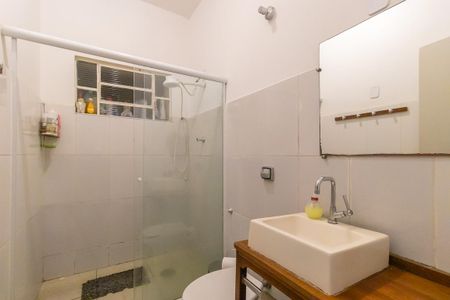 Casa à venda com 172m², 2 quartos e 2 vagas Casa à venda com 172m², 2 quartos e 2 vagasBanheiro