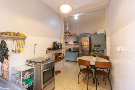 Casa à venda com 172m², 2 quartos e 2 vagas Casa à venda com 172m², 2 quartos e 2 vagasCozinha