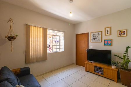 Casa à venda com 172m², 2 quartos e 2 vagas Casa à venda com 172m², 2 quartos e 2 vagasSala