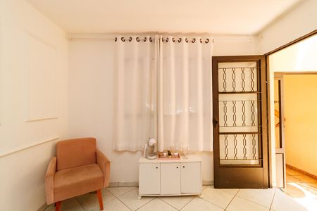 Casa à venda com 159m², 4 quartos e 4 vagasSala