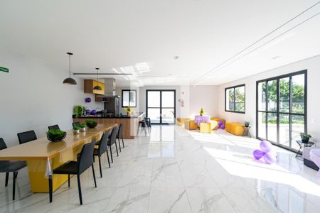Apartamento à venda com 186m², 3 quartos e 2 vagas Apartamento à venda com 186m², 3 quartos e 2 vagasÁrea comum - Salão de festas