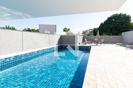 Apartamento à venda com 186m², 3 quartos e 2 vagas Apartamento à venda com 186m², 3 quartos e 2 vagasÁrea comum - Piscina