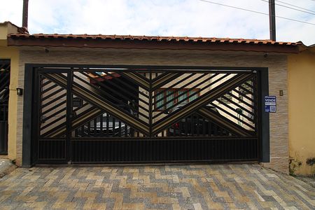 Casa à venda com 146m², 3 quartos e 3 vagasFachada