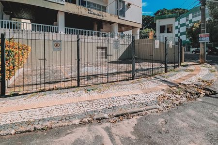 Apartamento para alugar com 60m², 2 quartos e 1 vaga Apartamento para alugar com 60m², 2 quartos e 1 vagaFachada