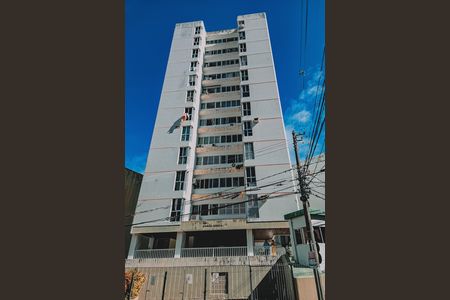 Apartamento para alugar com 60m², 2 quartos e 1 vaga Apartamento para alugar com 60m², 2 quartos e 1 vagaFachada
