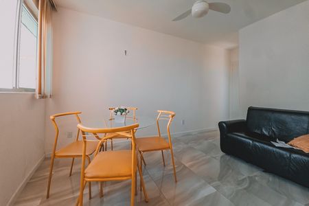 Apartamento para alugar com 60m², 2 quartos e 1 vaga Apartamento para alugar com 60m², 2 quartos e 1 vagaSala