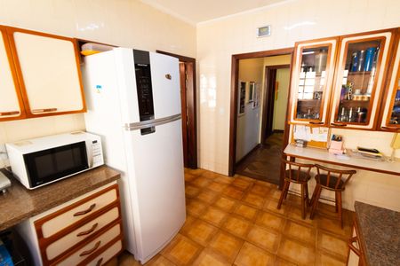 Casa de condomínio à venda com 350m², 3 quartos e 4 vagas Casa de condomínio à venda com 350m², 3 quartos e 4 vagasCOZINHA