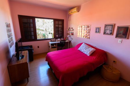 Casa de condomínio à venda com 350m², 3 quartos e 4 vagas Casa de condomínio à venda com 350m², 3 quartos e 4 vagasQUARTO 1