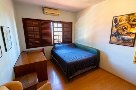 Casa de condomínio à venda com 350m², 3 quartos e 4 vagas Casa de condomínio à venda com 350m², 3 quartos e 4 vagasQUARTO 2