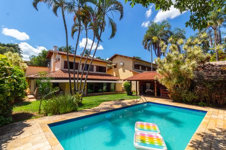 Casa de condomínio à venda com 350m², 3 quartos e 4 vagas Casa de condomínio à venda com 350m², 3 quartos e 4 vagasÁREA EXTERNA FUNDOS