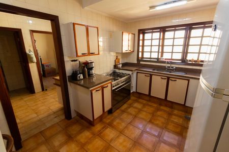 Casa de condomínio à venda com 350m², 3 quartos e 4 vagas Casa de condomínio à venda com 350m², 3 quartos e 4 vagasCOZINHA