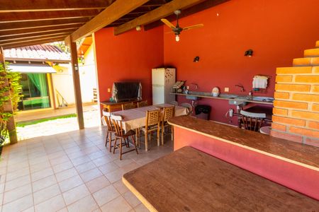 Casa de condomínio à venda com 350m², 3 quartos e 4 vagas Casa de condomínio à venda com 350m², 3 quartos e 4 vagasÁREA GOURMET