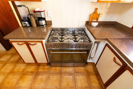 Casa de condomínio à venda com 350m², 3 quartos e 4 vagas Casa de condomínio à venda com 350m², 3 quartos e 4 vagasCOZINHA