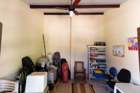 Casa de condomínio à venda com 350m², 3 quartos e 4 vagas Casa de condomínio à venda com 350m², 3 quartos e 4 vagasQUARTO DA EDÍCULA