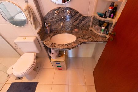 Casa de condomínio à venda com 350m², 3 quartos e 4 vagas Casa de condomínio à venda com 350m², 3 quartos e 4 vagasBANHEIRO SOCIAL