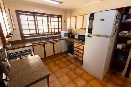 Casa de condomínio à venda com 350m², 3 quartos e 4 vagas Casa de condomínio à venda com 350m², 3 quartos e 4 vagasCOZINHA