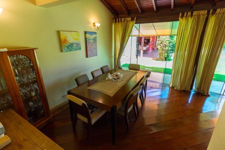 Casa de condomínio à venda com 350m², 3 quartos e 4 vagas Casa de condomínio à venda com 350m², 3 quartos e 4 vagasSALA DE JANTAR