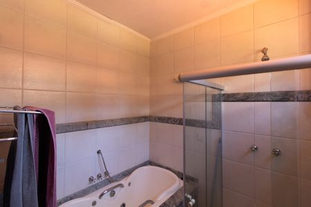 Casa de condomínio à venda com 350m², 3 quartos e 4 vagas Casa de condomínio à venda com 350m², 3 quartos e 4 vagasBANHEIRO SOCIAL