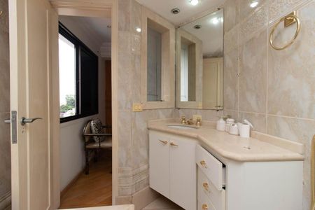 Apartamento à venda com 112m², 3 quartos e 2 vagasBanheiro da Suíte