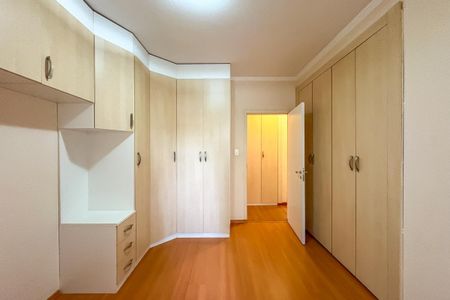 Apartamento à venda com 120m², 3 quartos e 2 vagas Apartamento à venda com 120m², 3 quartos e 2 vagasQuarto 1