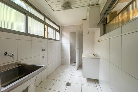 Apartamento à venda com 120m², 3 quartos e 2 vagas Apartamento à venda com 120m², 3 quartos e 2 vagasÁrea de Serviço