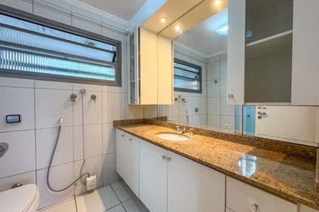 Apartamento à venda com 120m², 3 quartos e 2 vagas Apartamento à venda com 120m², 3 quartos e 2 vagasBanheiro Social