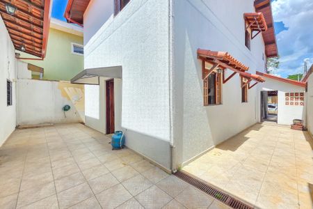 Casa para alugar com 300m², 5 quartos e 2 vagasQuintal