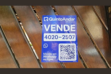 Casa à venda com 177m², 3 quartos e 3 vagasFachada e placa