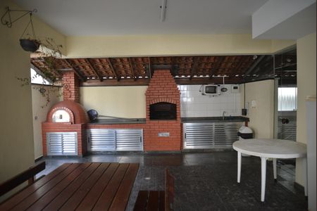Apartamento para alugar com 50m², 2 quartos e 1 vagaÁrea comum - Churrasqueira