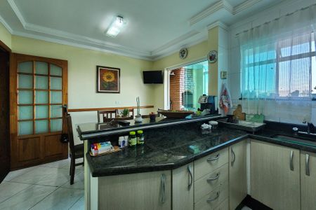 Casa à venda com 250m², 3 quartos e 6 vagasCozinha