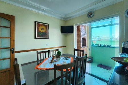 Casa à venda com 250m², 3 quartos e 6 vagasCozinha