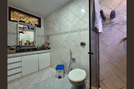 Casa para alugar com 470m², 3 quartos e 3 vagasBanheiro da Suíte 1