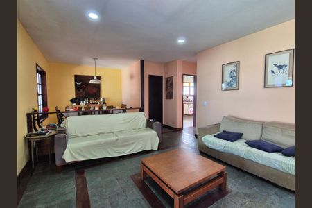 Casa para alugar com 470m², 3 quartos e 3 vagasSala