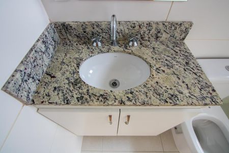 Apartamento à venda com 97m², 3 quartos e 2 vagasBanheiro do quarto 1