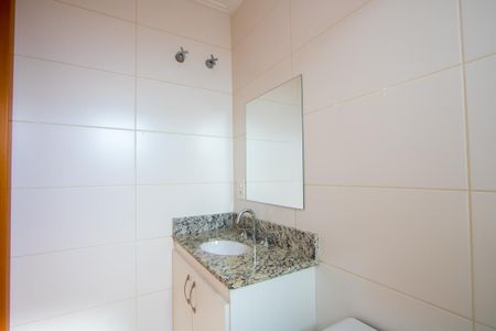Apartamento à venda com 97m², 3 quartos e 2 vagasBanheiro do quarto 1