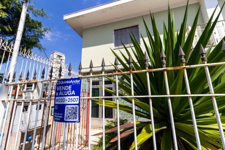 Casa à venda com 500m², 4 quartos e 16 vagas Casa à venda com 500m², 4 quartos e 16 vagasPlaquinha