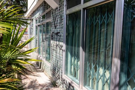 Casa à venda com 500m², 4 quartos e 16 vagas Casa à venda com 500m², 4 quartos e 16 vagasFrente