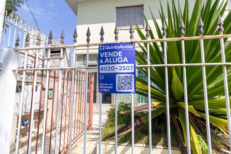 Casa à venda com 500m², 4 quartos e 16 vagas Casa à venda com 500m², 4 quartos e 16 vagasPlaquinha