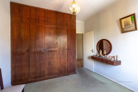 Casa à venda com 500m², 4 quartos e 16 vagas Casa à venda com 500m², 4 quartos e 16 vagasQuarto 2