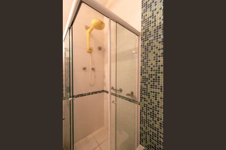 Casa à venda com 500m², 4 quartos e 16 vagas Casa à venda com 500m², 4 quartos e 16 vagasBanheiro da Suíte 1