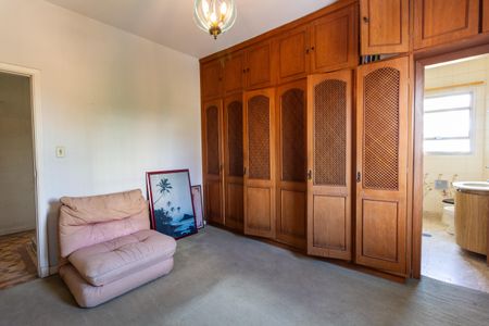 Casa à venda com 500m², 4 quartos e 16 vagas Casa à venda com 500m², 4 quartos e 16 vagasSuíte 2