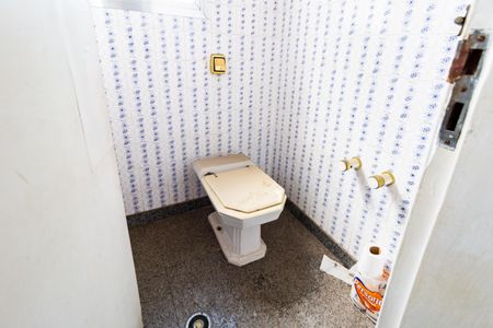 Casa à venda com 500m², 4 quartos e 16 vagas Casa à venda com 500m², 4 quartos e 16 vagasLavabo