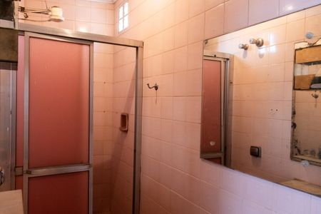 Casa à venda com 500m², 4 quartos e 16 vagas Casa à venda com 500m², 4 quartos e 16 vagasBanheiro de Serviço