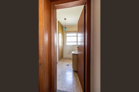 Casa à venda com 500m², 4 quartos e 16 vagas Casa à venda com 500m², 4 quartos e 16 vagasBanheiro da Suíte 2