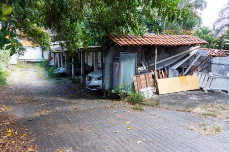 Casa à venda com 500m², 4 quartos e 16 vagas Casa à venda com 500m², 4 quartos e 16 vagasGaragem externa