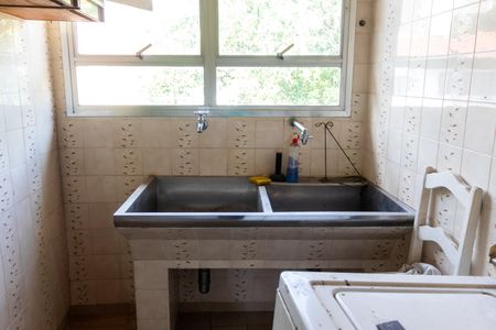 Casa à venda com 500m², 4 quartos e 16 vagas Casa à venda com 500m², 4 quartos e 16 vagasLavanderia