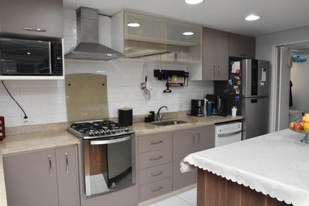 Apartamento à venda com 131m², 3 quartos e 2 vagasCozinha