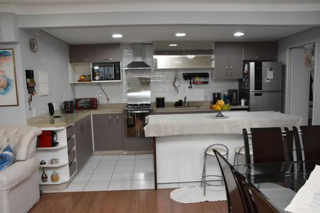 Apartamento à venda com 131m², 3 quartos e 2 vagasCozinha armários com ilha 