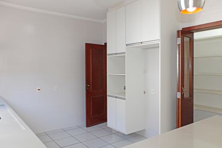 Casa de condomínio para alugar com 180m², 3 quartos e 4 vagasCozinha